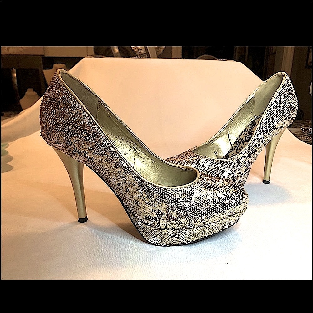 STILETTO HI HEEL SHOES 5”SPIKE CHAMPAGNE GOLD SILVER SEQUINS WORN ONCE 7 1/2 - Picture 4 of 11